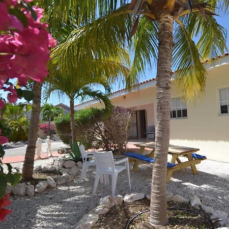 Relex Villa With Private Pool 威廉斯塔德 外观 照片