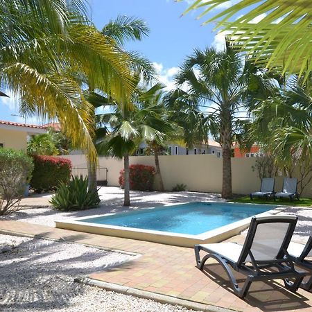 Relex Villa With Private Pool 威廉斯塔德 外观 照片