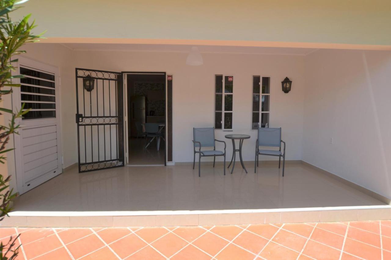 Relex Villa With Private Pool 威廉斯塔德 外观 照片