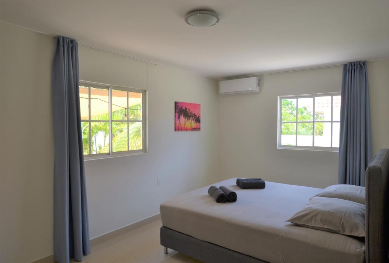 Relex Villa With Private Pool 威廉斯塔德 外观 照片