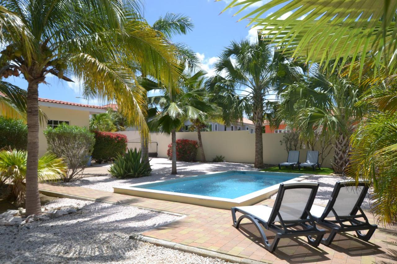 Relex Villa With Private Pool 威廉斯塔德 外观 照片