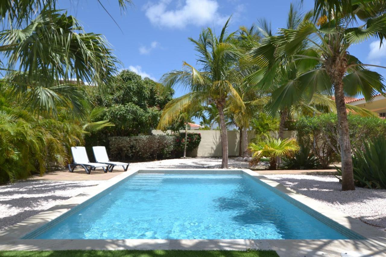 Relex Villa With Private Pool 威廉斯塔德 外观 照片
